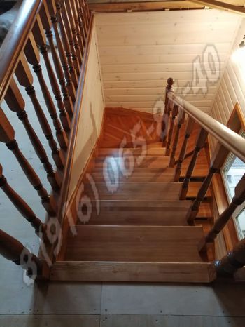 Фото лестницы в доме после окосячки и конопатки